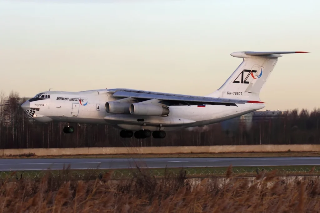 Mysterious Russian Cargo Plane that Land in Caracus Makes Visit to Cuba