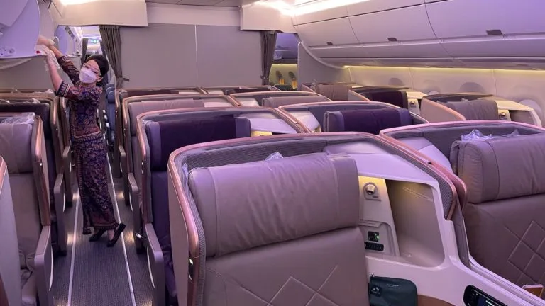 Where Cabin Crew Sleep on Longest Flights in the World?