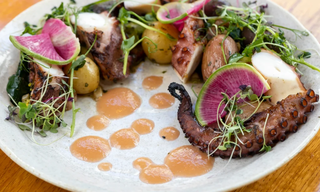 Hawaiian Airlines Launches New Chef-Curated Main Cabin Pre-Order Menu
