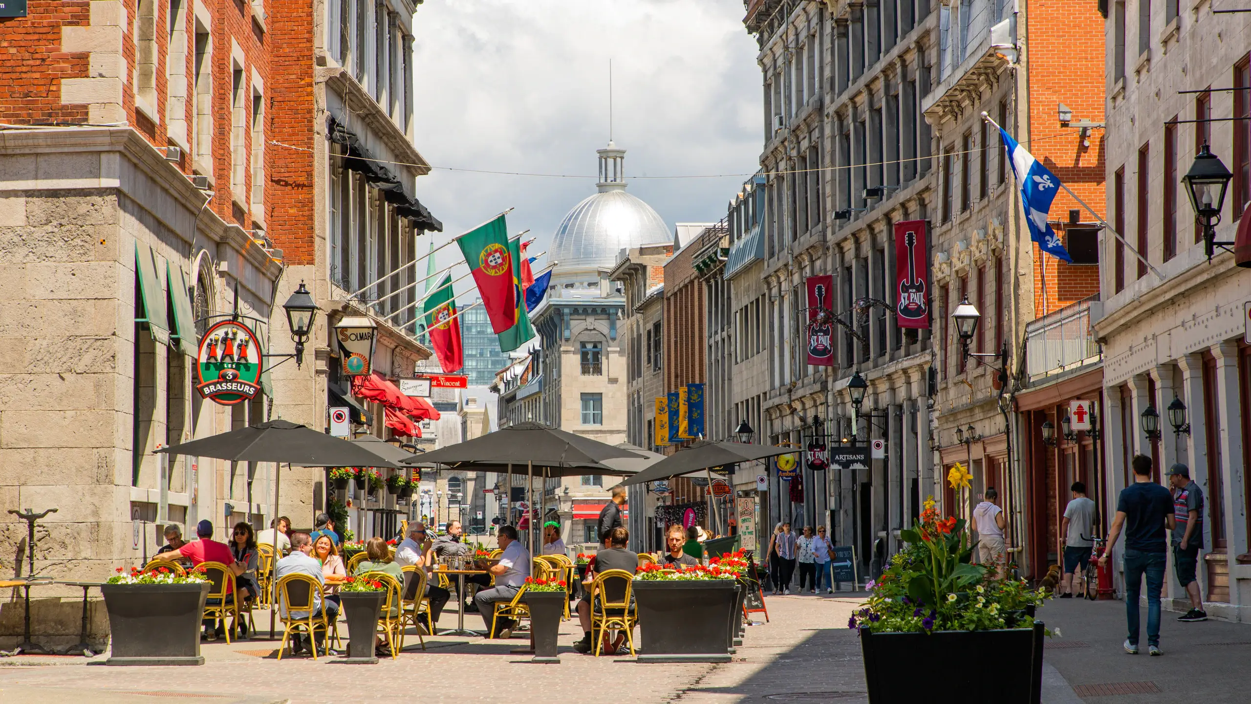 Best Neighborhoods to Stay in the World in 2025