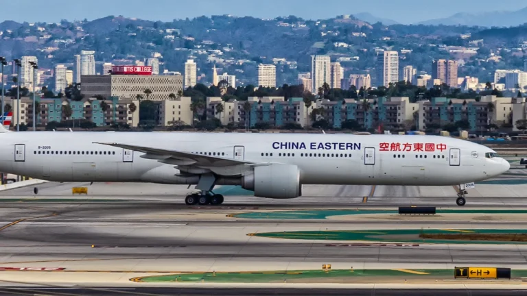 World’s Longest One-Stop Flight Takes 29 Hours to Complete Journey