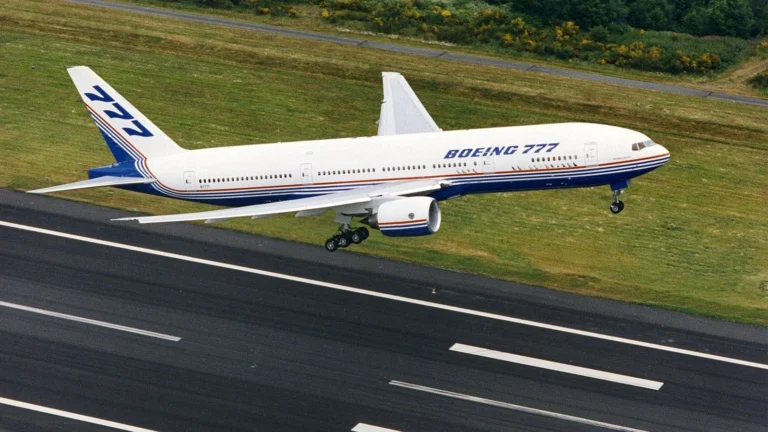 Boeing 777 First Flight
