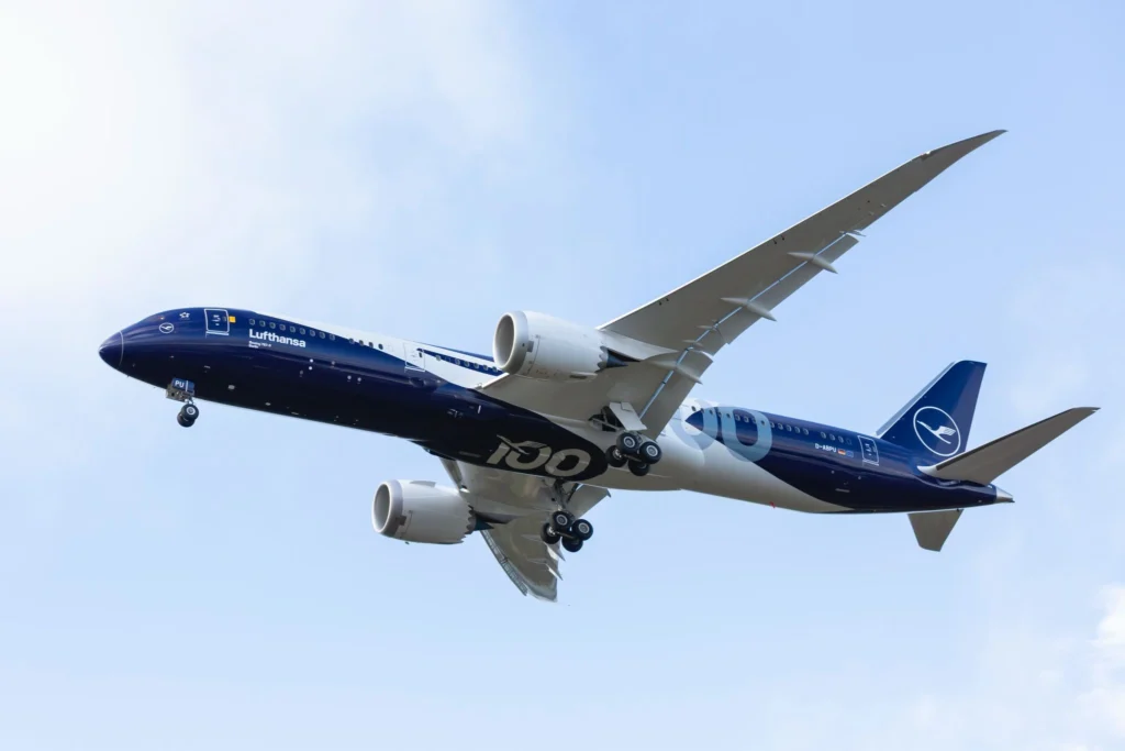 Lufthansa Takes Delivery of First Anniversary Aircraft: New Boeing 787