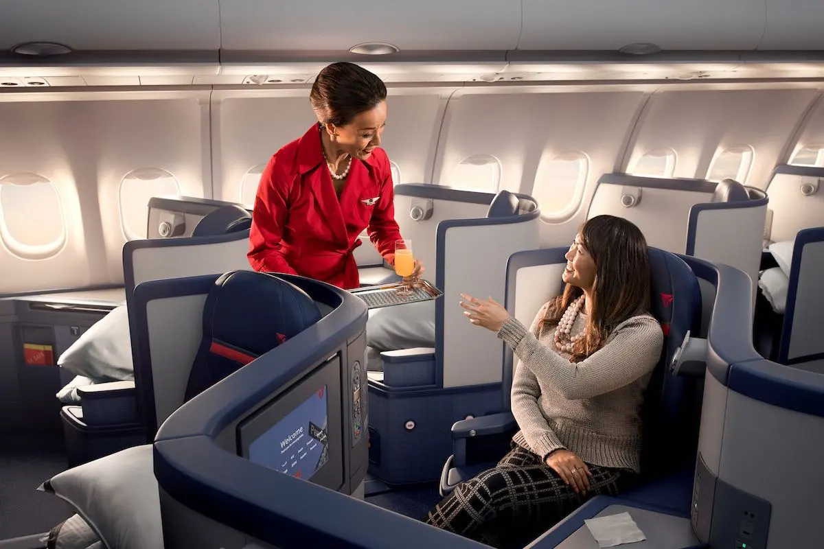Top 12 Airlines in the World with Best In-Flight Experience