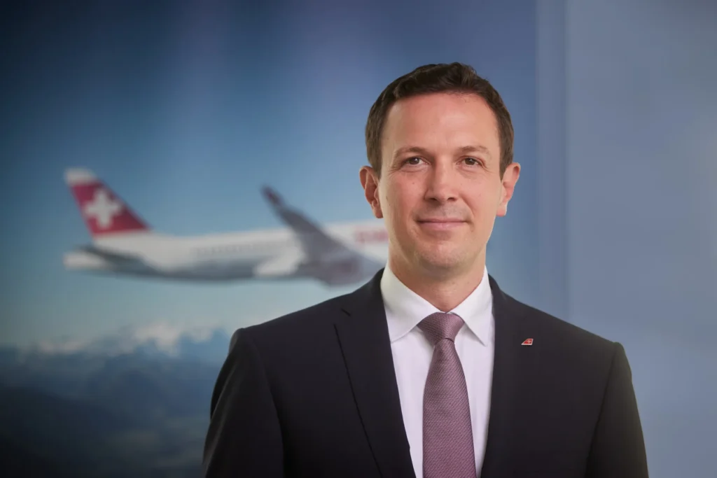 Here is a detailed look at who Jens Fehlinger is, how executive pay at SWISS is structured, and how his compensation fits into the broader airline industry landscape in 2026.