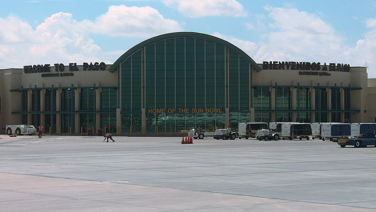 El Paso witnessed an unprecedented aviation disruption after the Federal Aviation Administration (FAA) ordered a sweeping temporary flight restriction that halted civilian air traffic across the city.