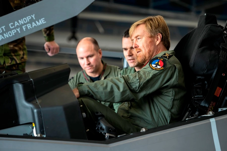 Dutch King Willem-Alexander Flies Final KLM Boeing 737 Flight After 30 Years in the Cockpit