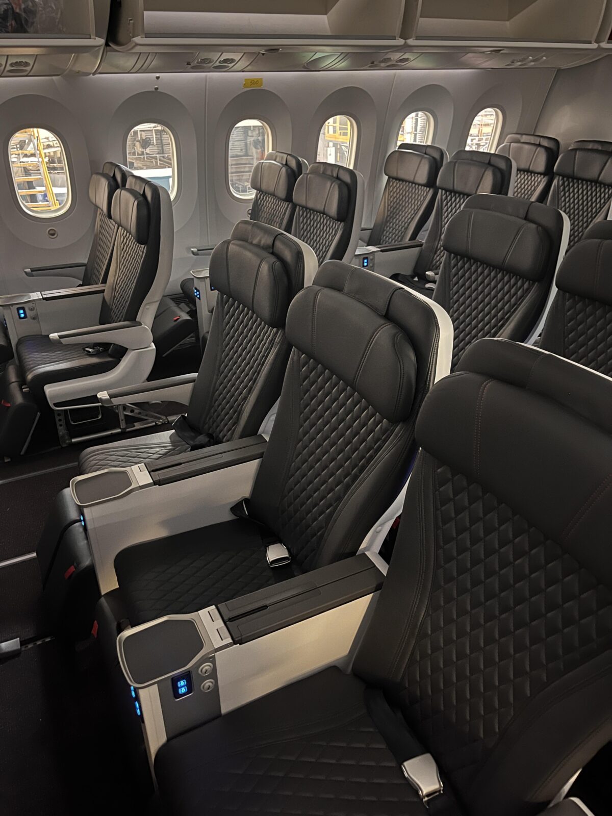 Jetstar Unveils All New 787 Dreamliner with Wi-Fi and Bigger Business ...