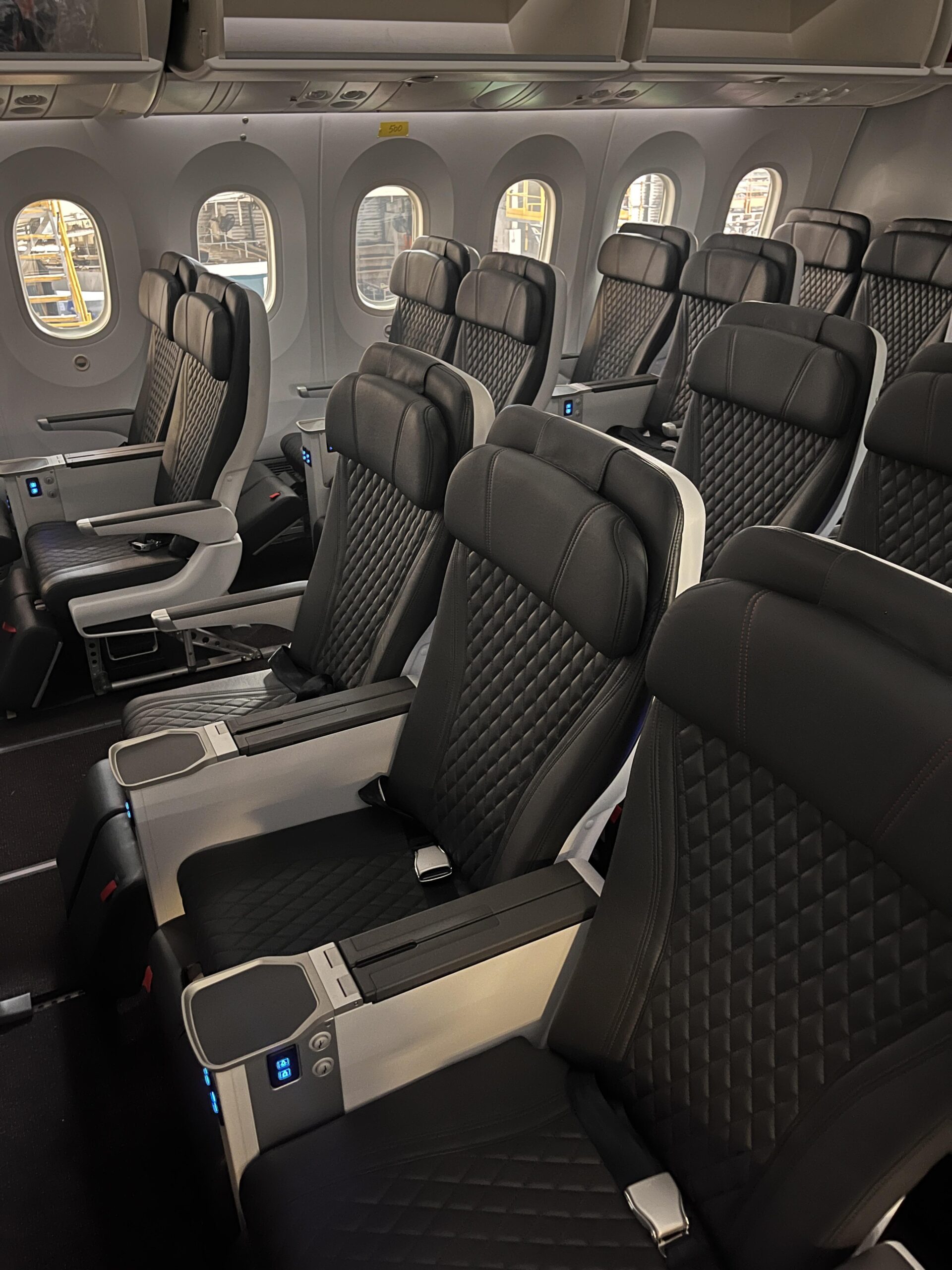 Jetstar launches BidCash upgrades from $180 and expands Boeing 787 Business Class from 21 to 44 seats across fleet.