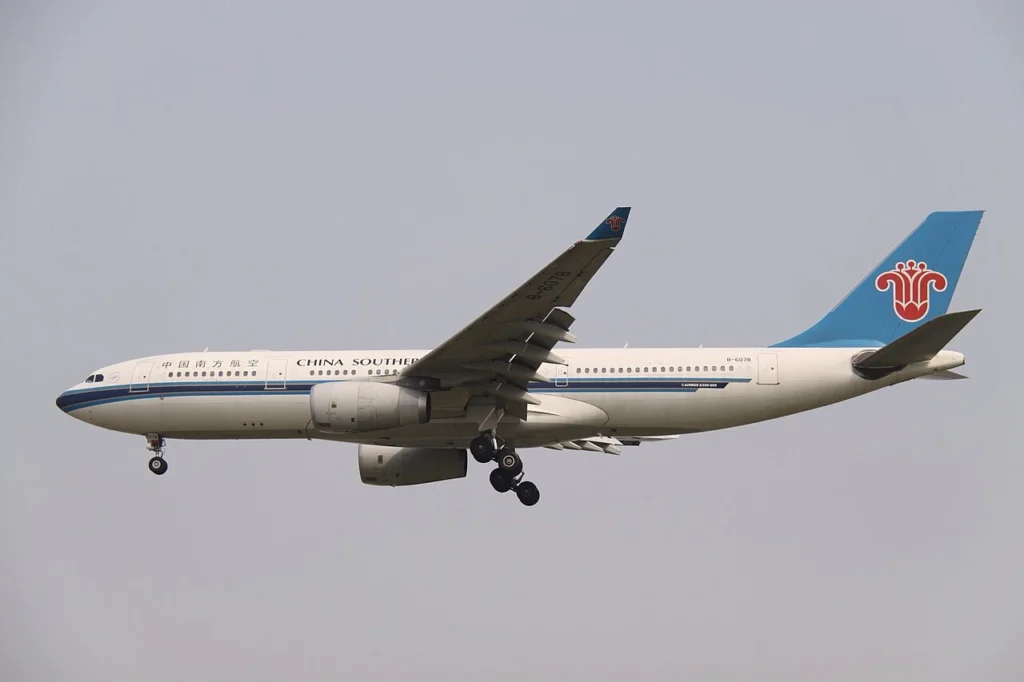 China Southern Airlines (CZ) has announced a major wide-scale narrowbody aircraft order with Airbus, committing to 137 A320neo family jets in a deal valued at approximately US$21.37 billion at list prices.