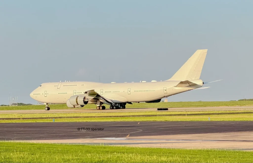 US Air Force One Qatari 747 Business Jet