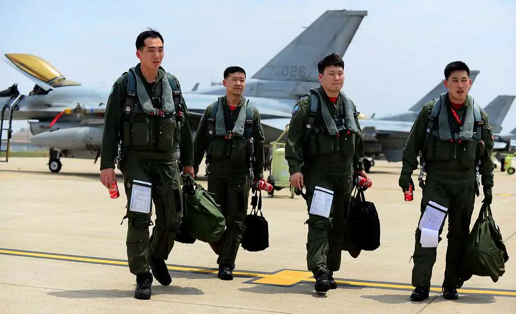 Air Force Loses Skilled Pilots to Airlines Amid Pay Gap Concerns