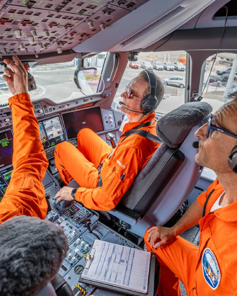 We're celebrating! The Airbus #A350-1000ULR has completed its first flight marking the start of a two-month flight test campaign! ✈️ Equipped with an additional rear centre tank to increase its range by 1,000 nautical miles, it will enable Qantas to offer non-stop flights between Sydney and London or New York, to overcome one of the last frontiers in aviation.