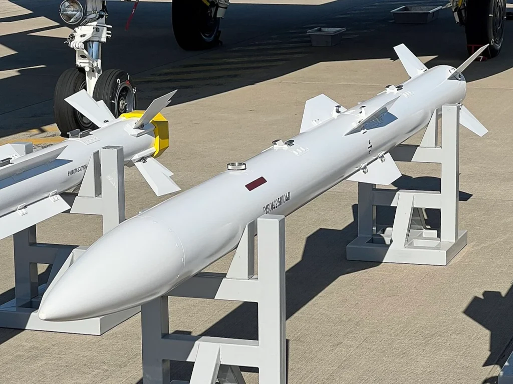 Can China’s PL-16 Outmatch America’s Newest Missile?