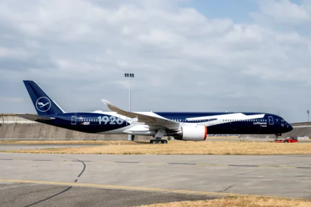 Lufthansa to Take Delivery of 1st A350-1000 in New Livery, 700th Airbus Plane