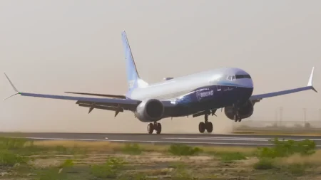 Boeing Pushes 737-10 to the Limit in Extreme Crosswind Autoland Tests