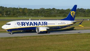 Ryanair 737 Window Shattered After Engine Blade Breaks: Report
