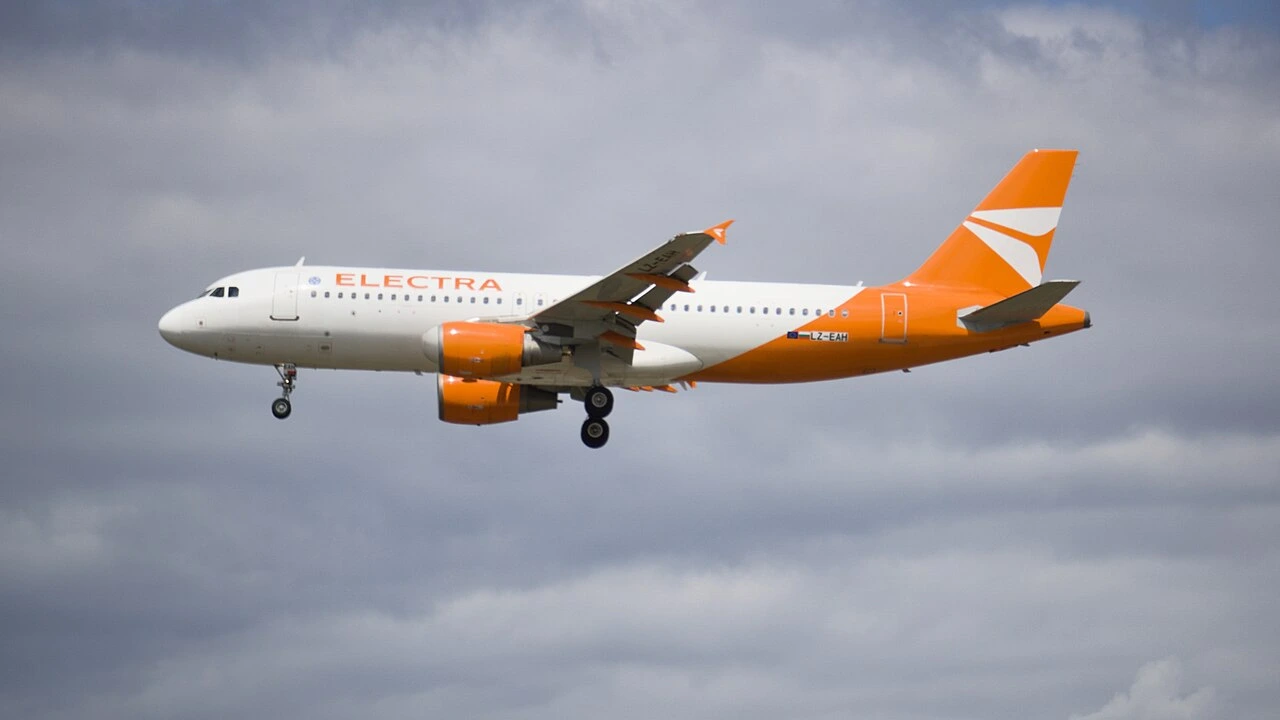 Airbus A320 Declares Hijack Alert, Prompting Fighter Jet Escort and Emergency Landing