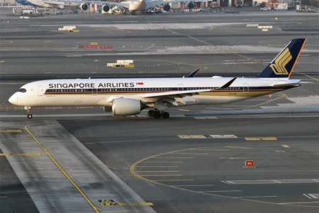 Singapore Airlines Shelves Dubai Flights for 8 Months, Slashes New Riyadh Route