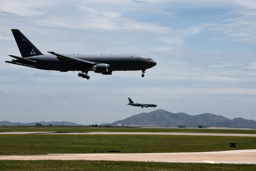 Largest Air Force in the World C-17 Makes Flight to Russia