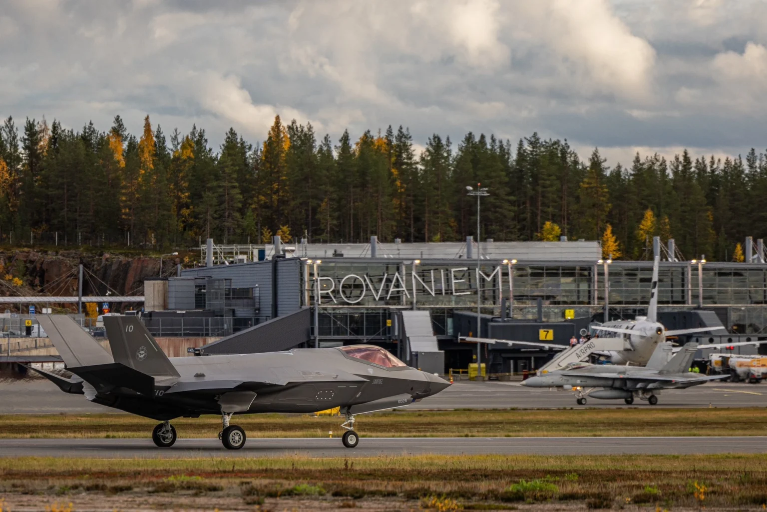 Finland Receives 1st Batch of Most Advanced Fighter Jets in the World