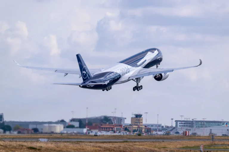 Lufthansa First A350-1000 Takeoff