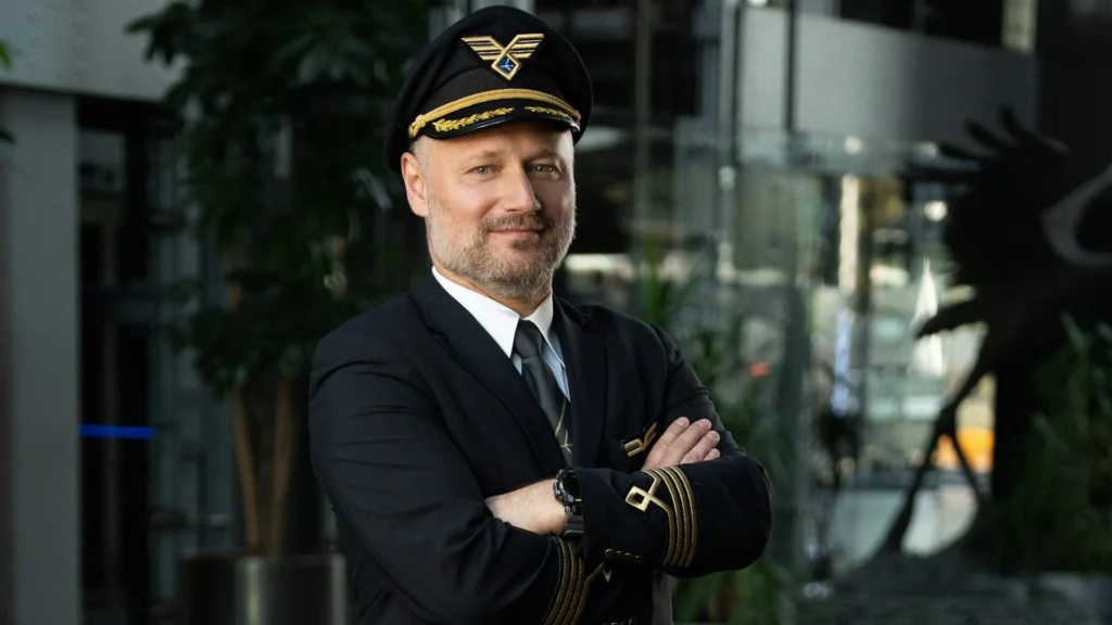 LOT Polish Airlines Pilot Salary in 2026